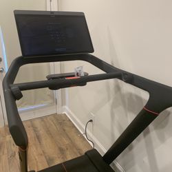 Peloton Tread (Nov 2023)