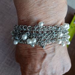 Bracelet. Mesh With Pearls