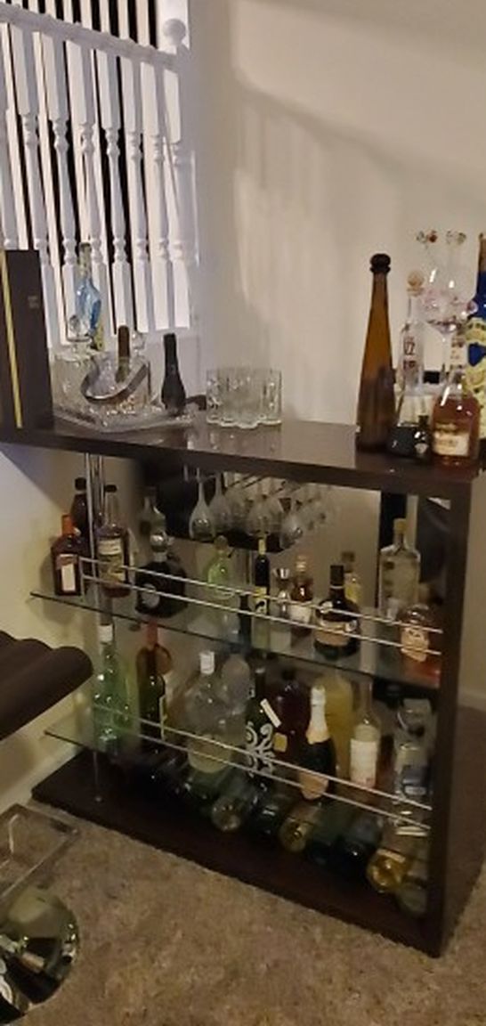 Coaster CO- Bar Unit, Glossy Cappuccino WITH 2 STOOLS