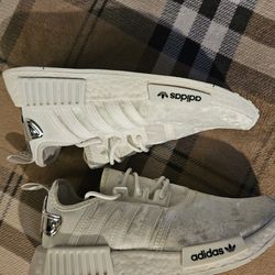 Women's size 7.5 adidas ., never used, just been sitting  there