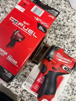 Milwaukee M12 Stubby Impact Wrench