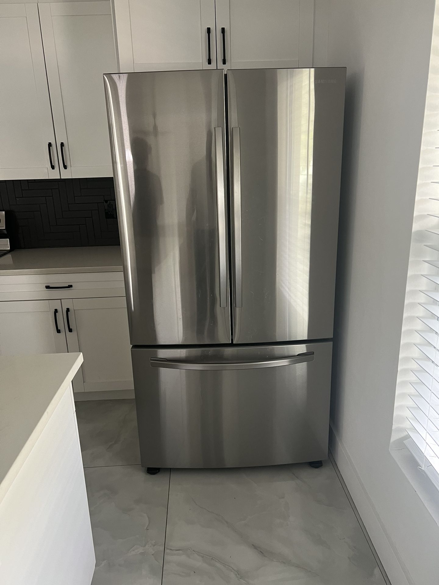 Samsung Refrigerator Like New