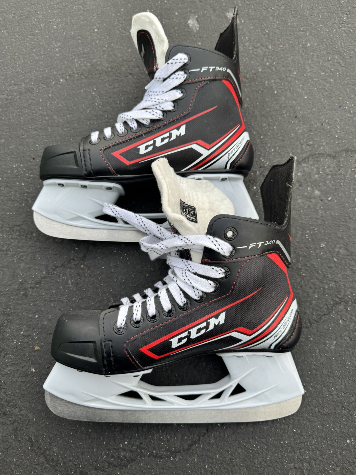 ccm jetspeed ft2 Ice skates Youth size 4