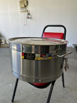 extra-large stainless steel pot