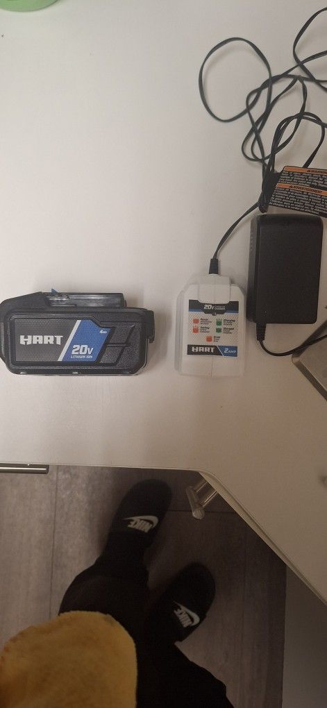 Hart 20v Battery & Charger