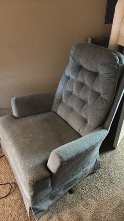 baby blue lounge chair