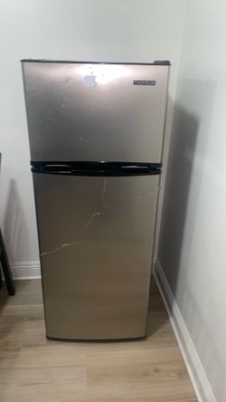 Thomson 7.5 cu. ft. Freeze and Refrigerator, grey color