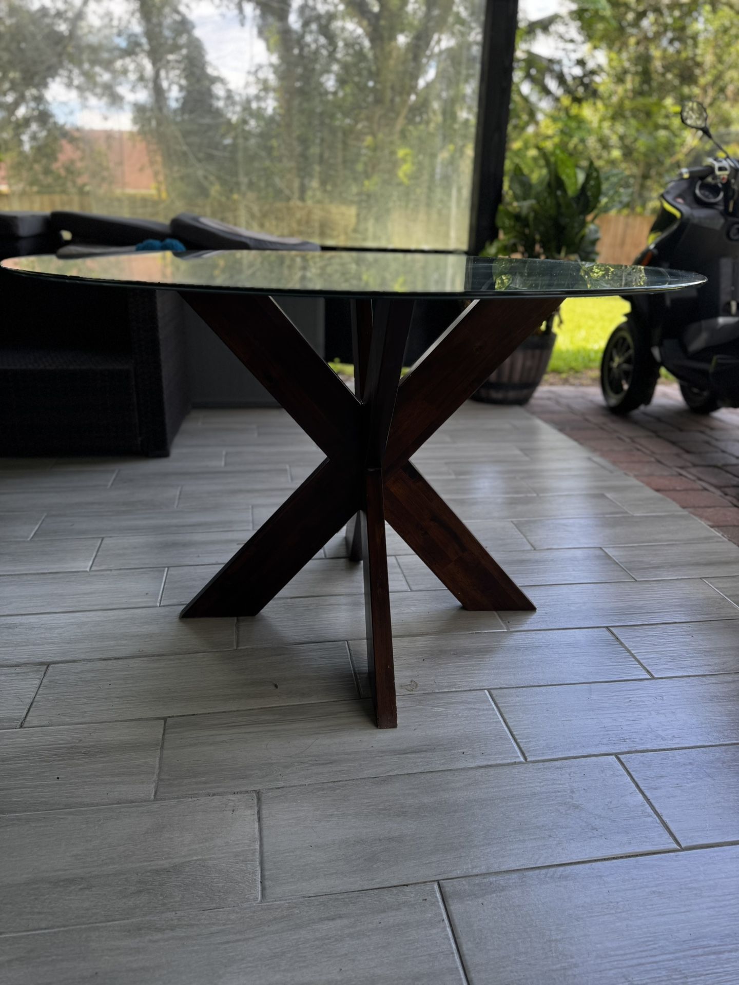Round Dining Room Table