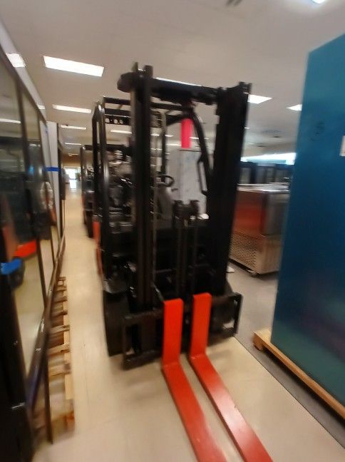 Toyota Forklift 