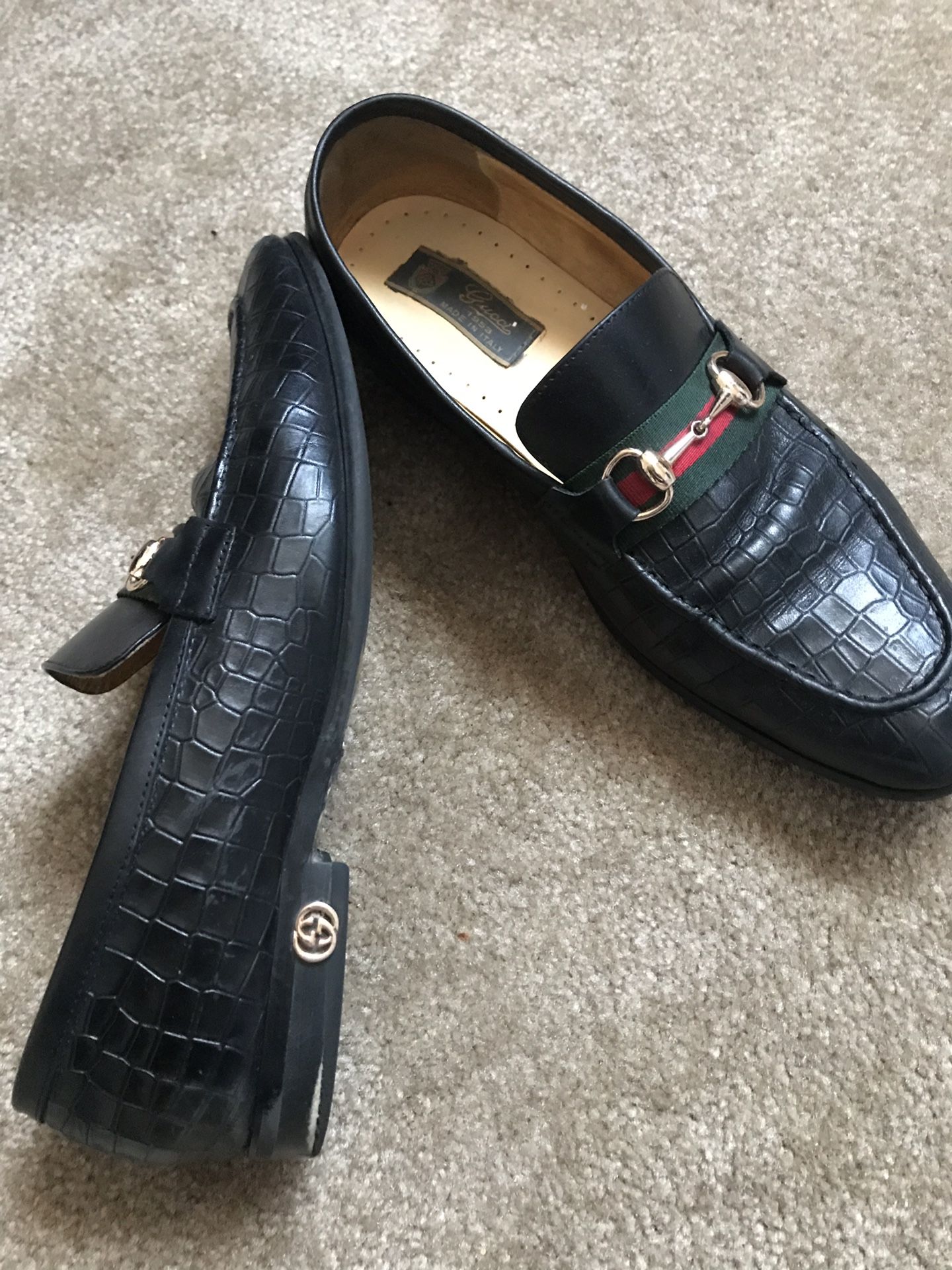 Gucci shoes size 11 for men 44 , good condition