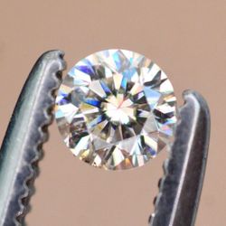 AIG Certified Stunning Full of Fire 0.16 Ct Natural Diamond H Color 