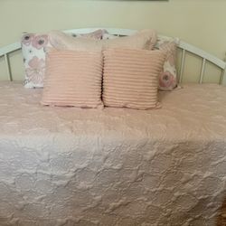 Twin Trundle/Day Bed