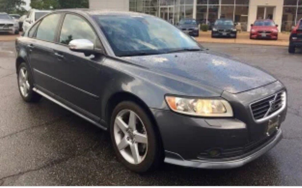08 volvo s40 for parts