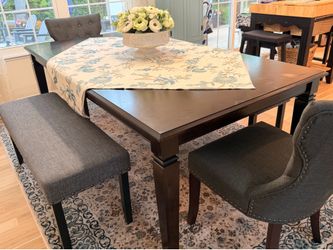Dining Room Set with 2 benches and 2 chairs