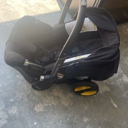 Doona Stroller And Base 