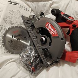 Milwaukee M18 Fuel Circular Saw 