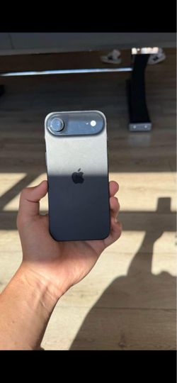 Apple iPhone Air – 256GB – Black – Excellent Condition – 100% Battery Health