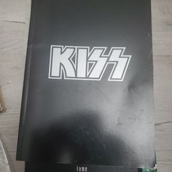 Kiss 120 Page Book Of Pictures Of The Band