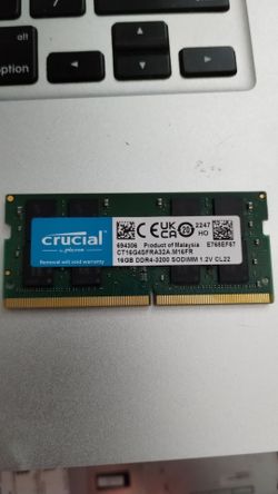 Crucial 16GB DDR4-3200 SODIM