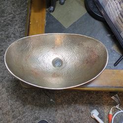 Antique wash basin/sink