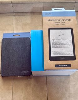 Amazon Kindle Paperwhite Signature Edition 32GB (newest model) - 20% faster-NEVER DOWNLOADED A BOOK