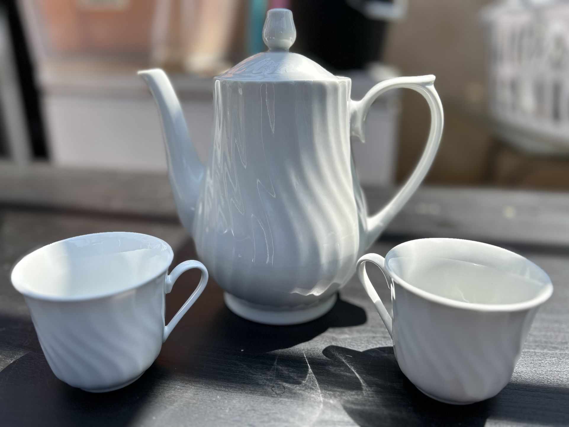 Ceramic Tea Kettle And 2 Tea Cups