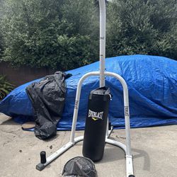 Everlast Punching Bag w/ Stand And Accessories 