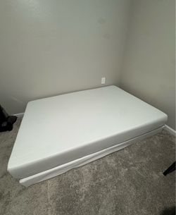 Zinus 8” Memory Foam /  Metal foundation
