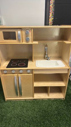 Play kitchen