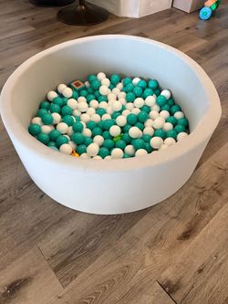Ball pit