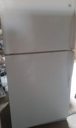 Roper Top Mount  White Refrigerator Fridge
