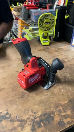 Milwaukee M12 FUEL 12V Lithium-Ion Brushless Cordless 3 in. Cut Off Saw (Tool-Only)