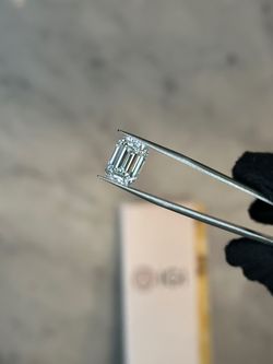 4.49CT F VS1 Emerald Diamond IGI Certified!