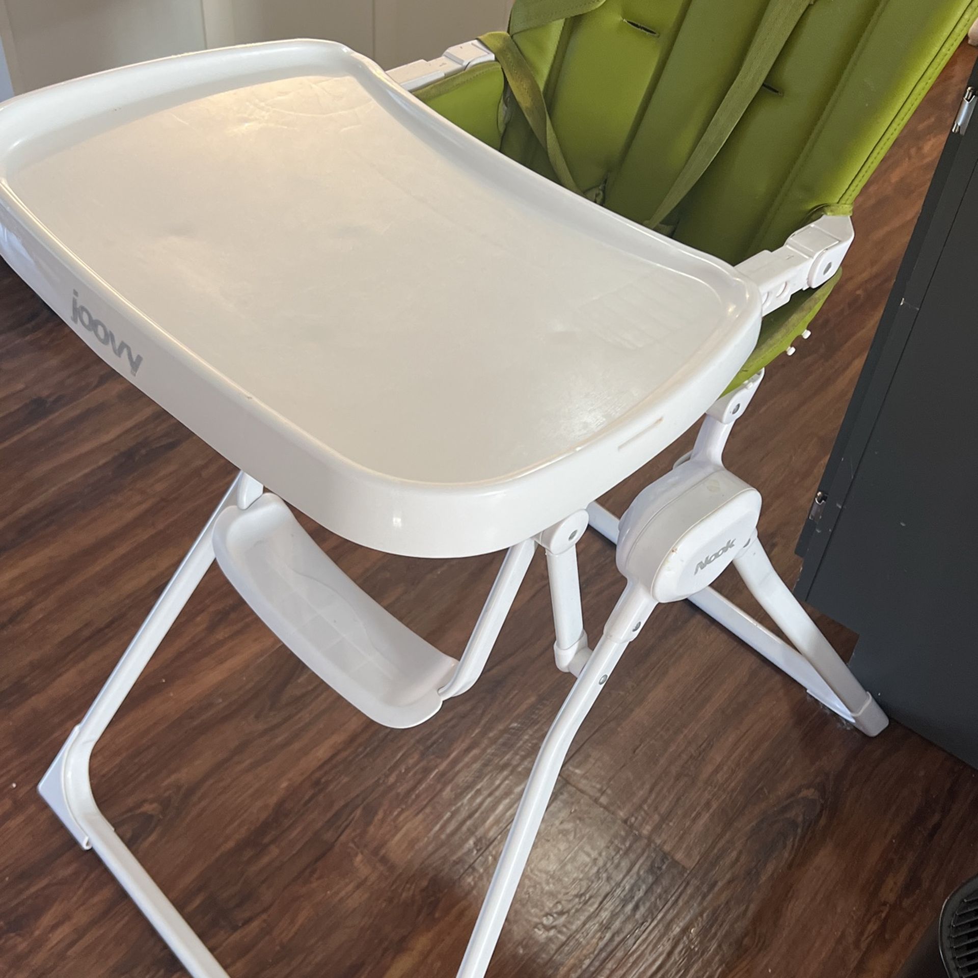 Joovy Nook High Chair W/ Like New Cover