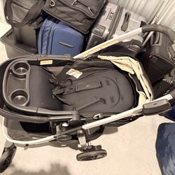 Graco Stroller With Large Undercarriage 