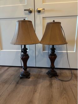 Traditional style lamps
