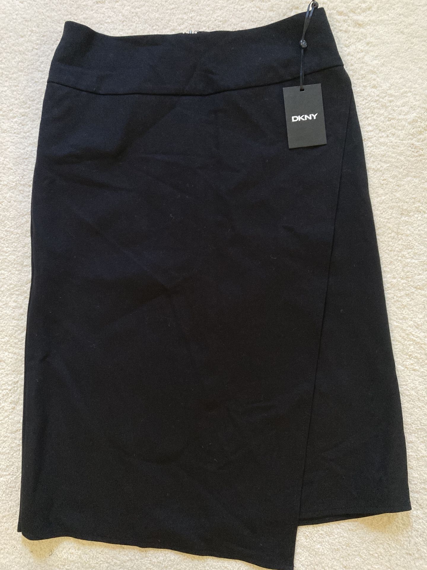 New With Tag DKNY Black skirt 