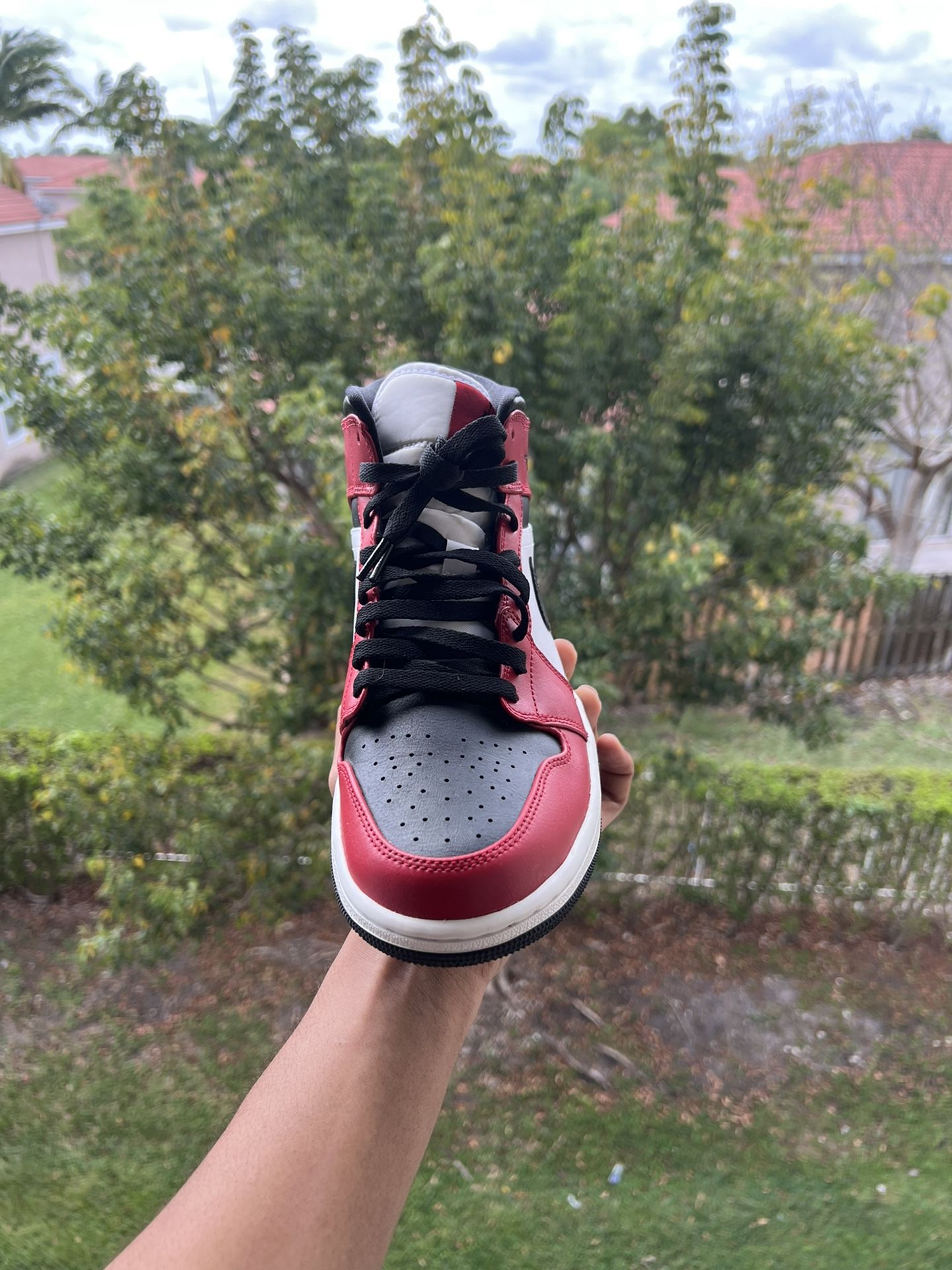 AIR JORDAN MID