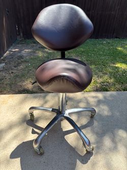Brava Saddle Stool / Office Chair