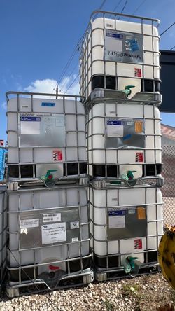 275 gallon IBC water tanks