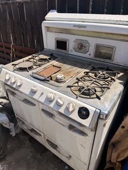 Vintage Gas Range Stove with Backsplash