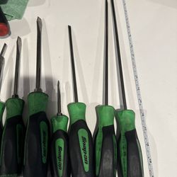 Snap-on green Soft handle 8 Pc screwdriver set (see Description)