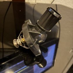 Engine Coolant Thermostat / Water Outlet Assembly 4 Seasons 85980