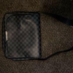 Louis Vuitton Paris bag 