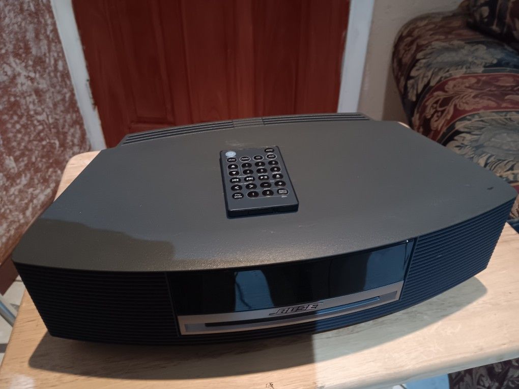 BOSE. WAVES MUSIC SYSTEM RÁDIO/CD PLAYER. WITH REMOTE CONTROL. SUENA DURISIMO