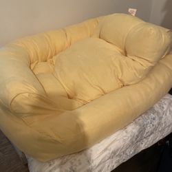 New Snoozer Overstuffed Luxury  Pet Sofa Bed