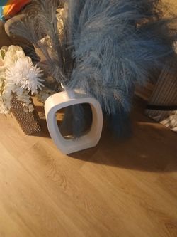 White vase n  decor