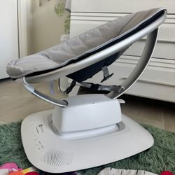 👶🏼 4Moms MamaRoo Multi-Motion Baby Swing