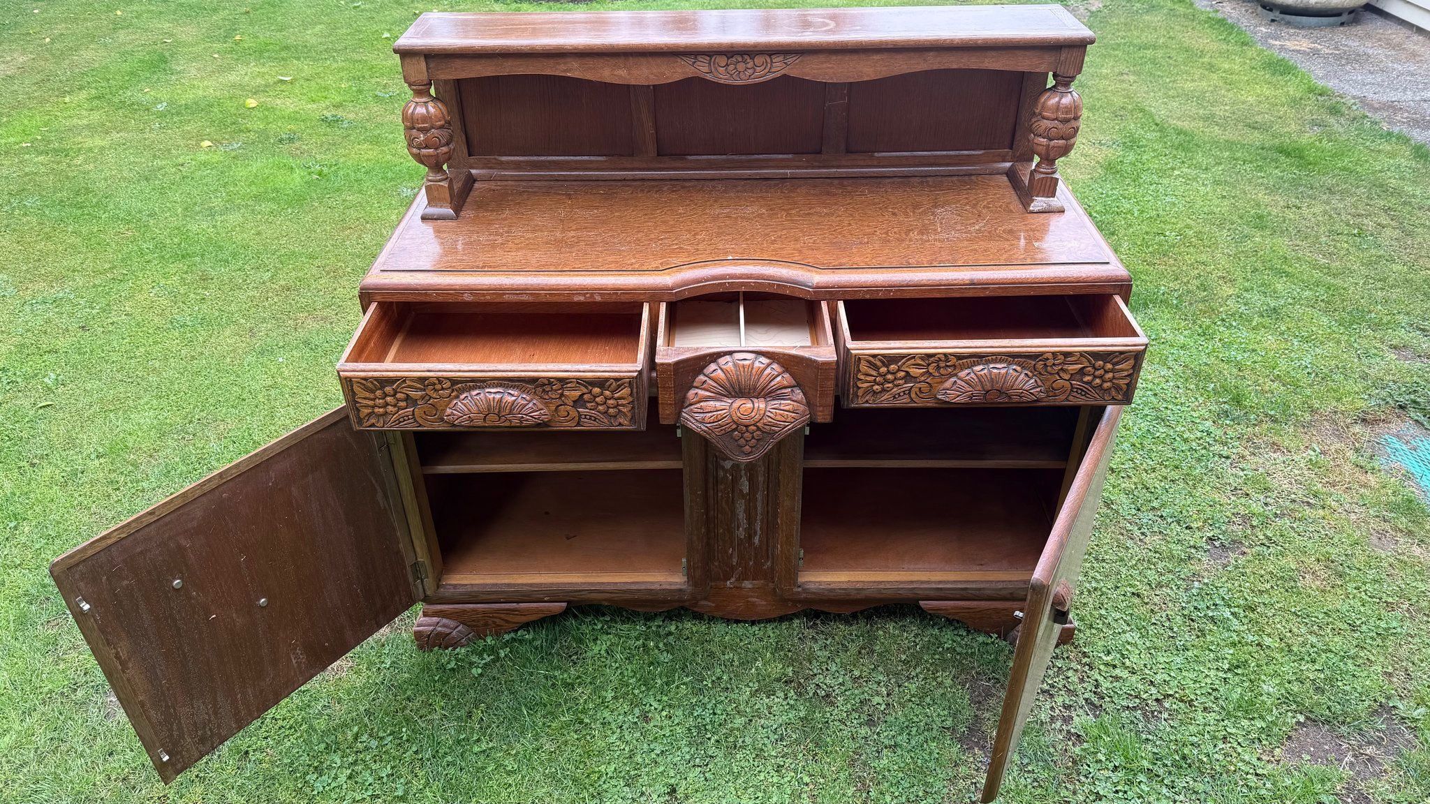 Antique Quarter Sawn Oak Sideboard With Carved Detailing