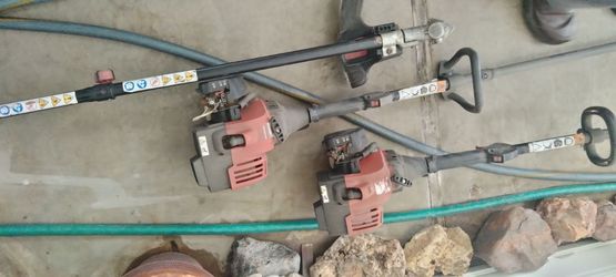 2 Murray gas powered weed eaters great condition